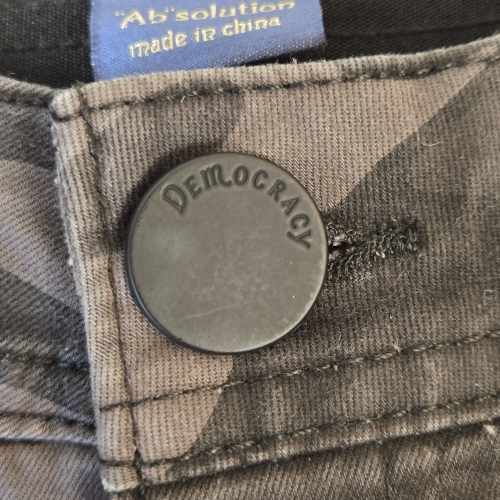 Democracy "Ab"solution Camo Print Jeans 6 - Picture 6 of 12
